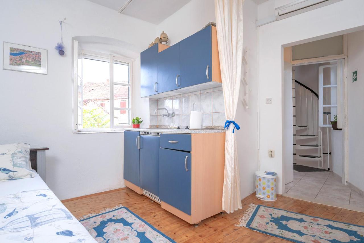 Apartman Stari Grad 2 *