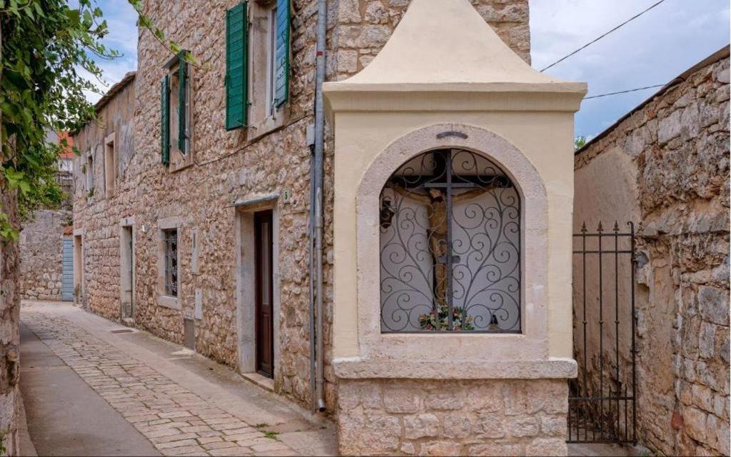 Stari Grad 2 * Stari Grad (Hvar)